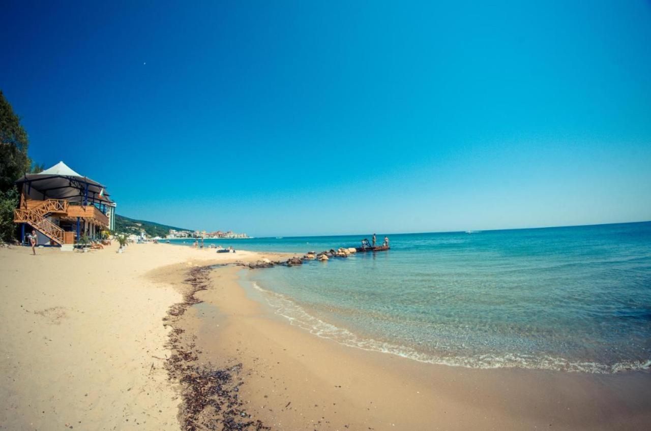 Beautiful Apartment Right By The Sea, Sveti Vlas Exteriér fotografie